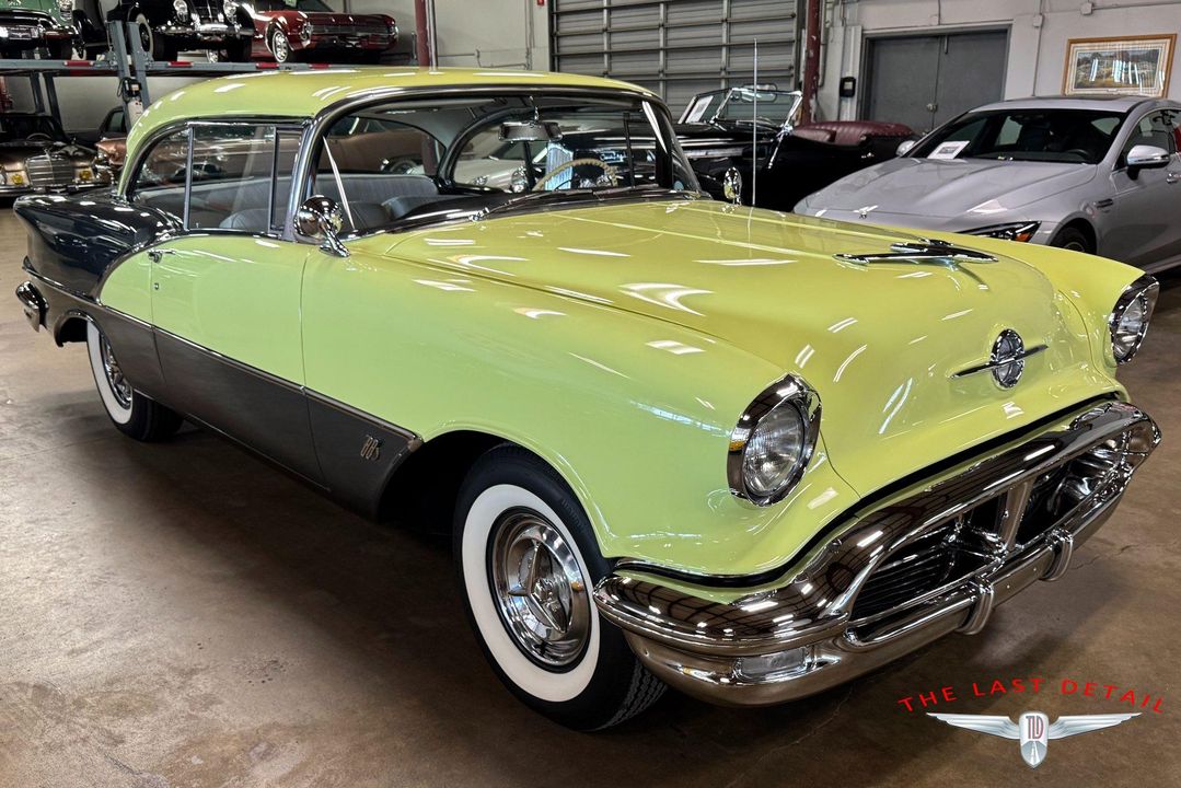 1956 Oldsmobile Super 88 Holiday