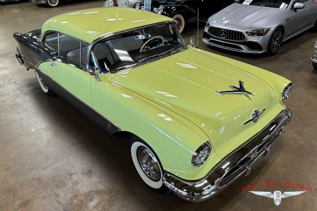 1956 Oldsmobile Super 88 Holiday