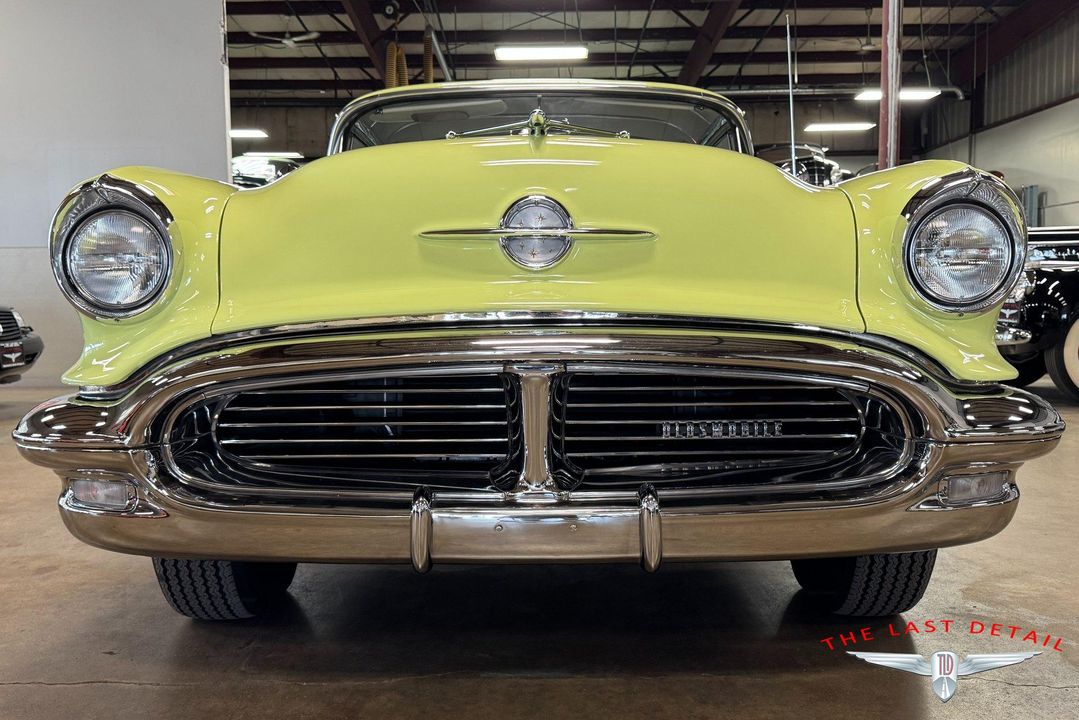 1956 Oldsmobile Super 88 Holiday