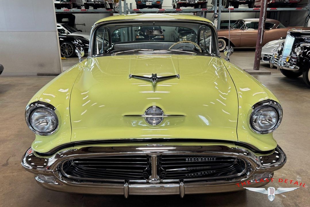 1956 Oldsmobile Super 88 Holiday