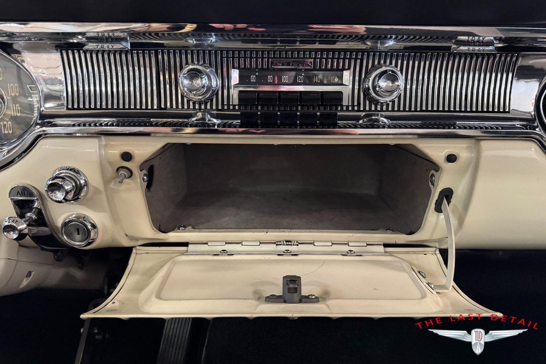 1956 Oldsmobile Super 88 Holiday