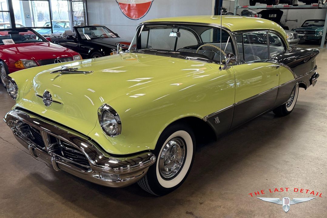 1956 Oldsmobile Super 88 Holiday