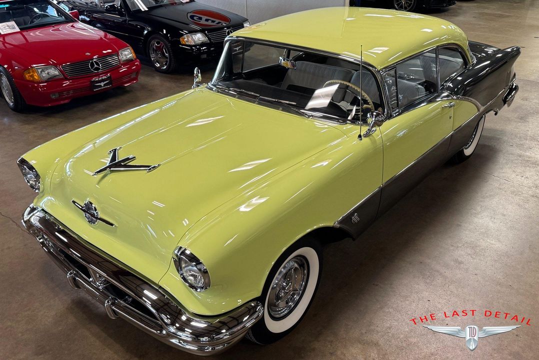 1956 Oldsmobile Super 88 Holiday