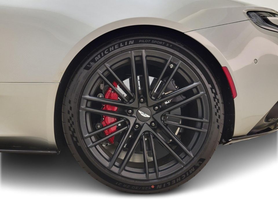2024 Aston Martin DB12