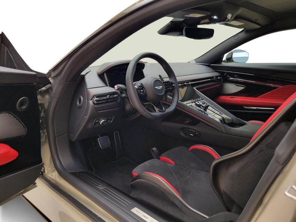 2024 Aston Martin DB12