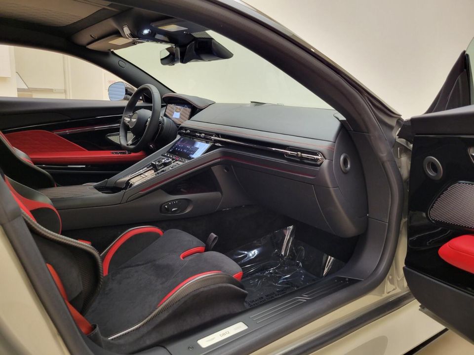 2024 Aston Martin DB12