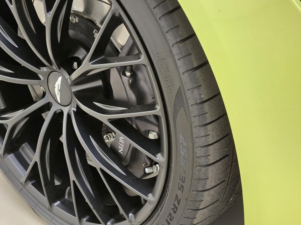 2023 Aston Martin Vantage