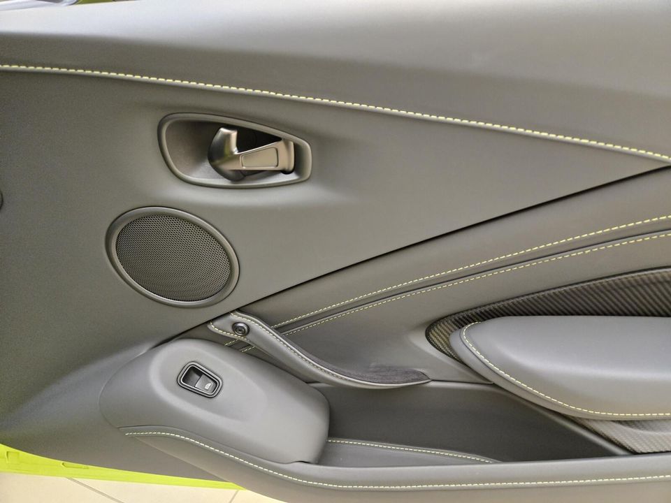 2023 Aston Martin Vantage