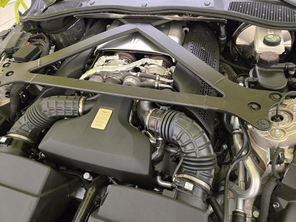 2023 Aston Martin Vantage