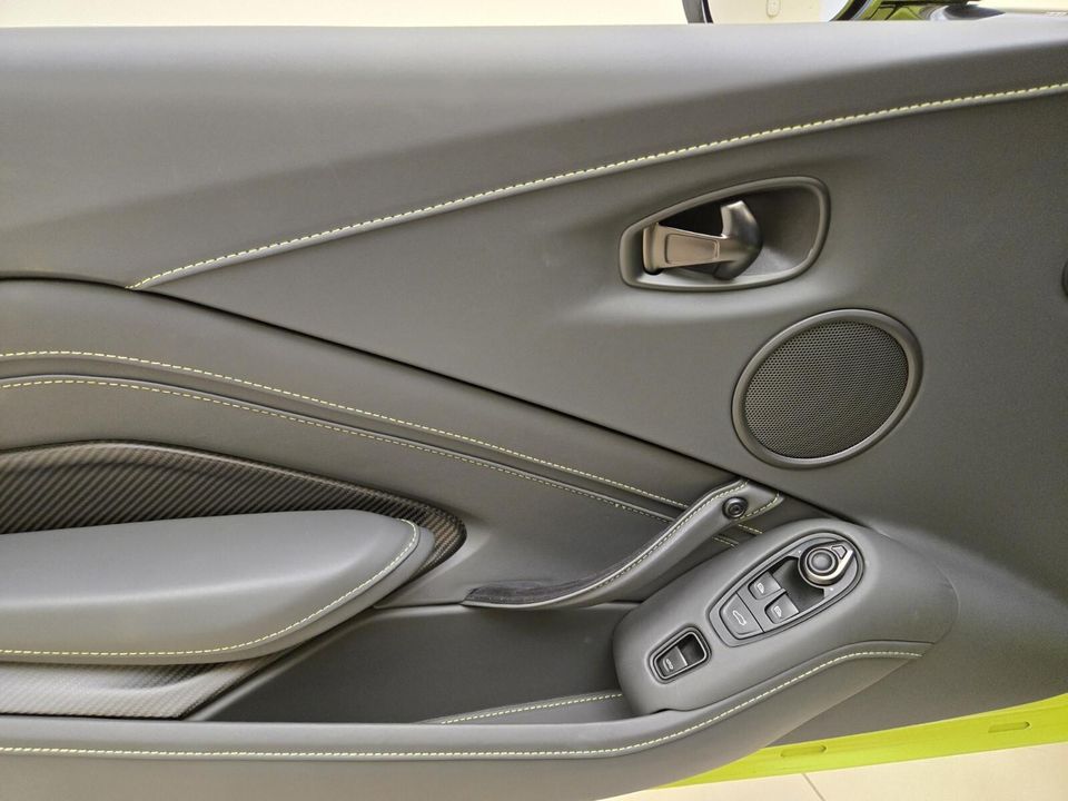 2023 Aston Martin Vantage