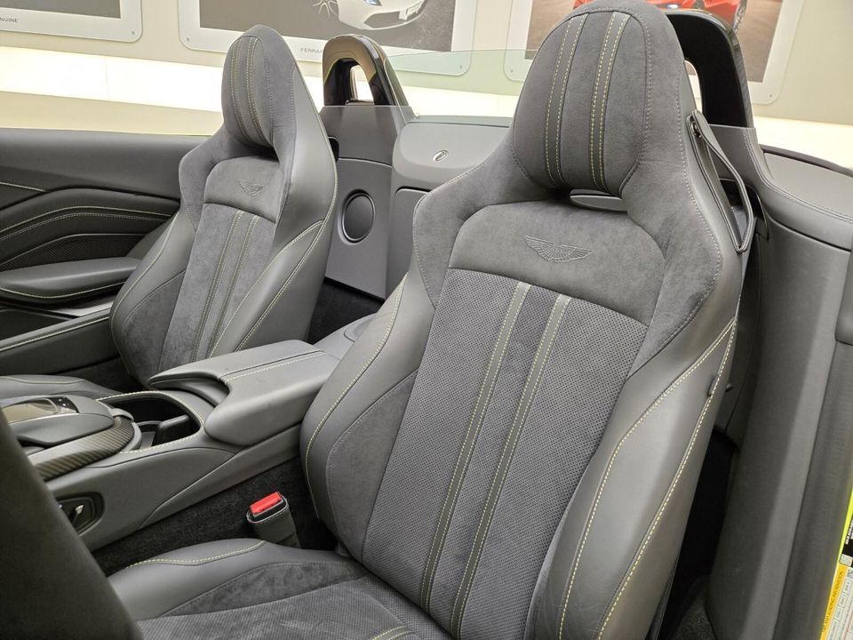 2023 Aston Martin Vantage