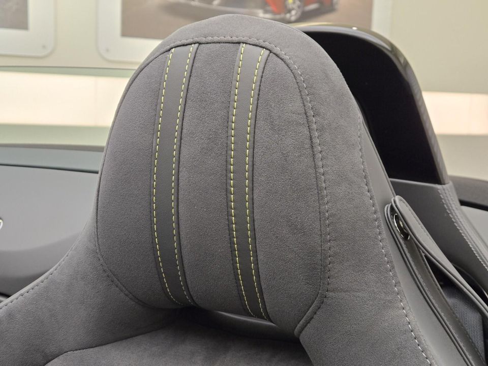 2023 Aston Martin Vantage