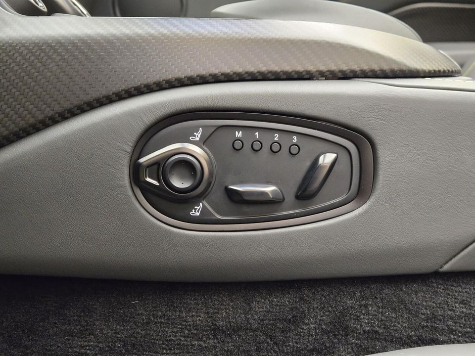 2023 Aston Martin Vantage