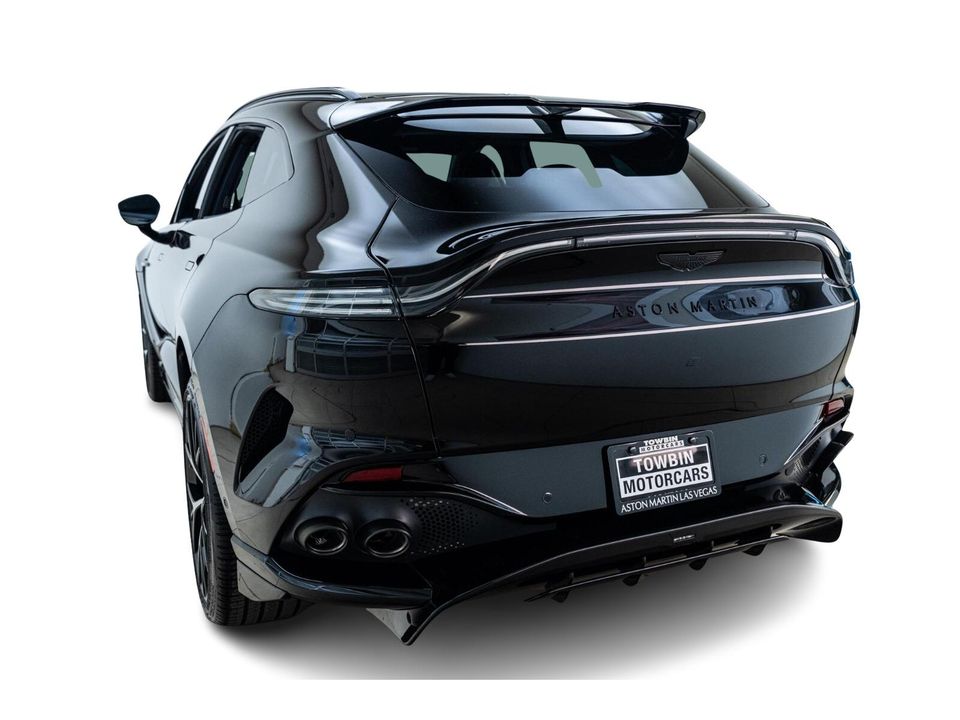 2025 Aston Martin DBX