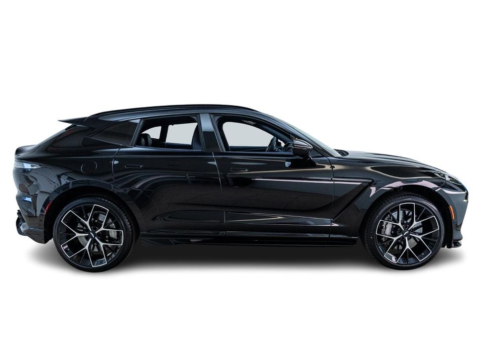 2025 Aston Martin DBX