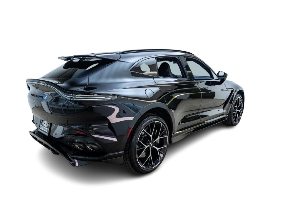 2025 Aston Martin DBX