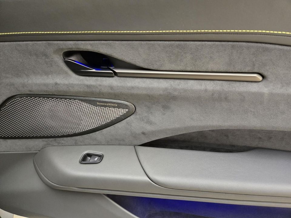 2025 Aston Martin Vantage
