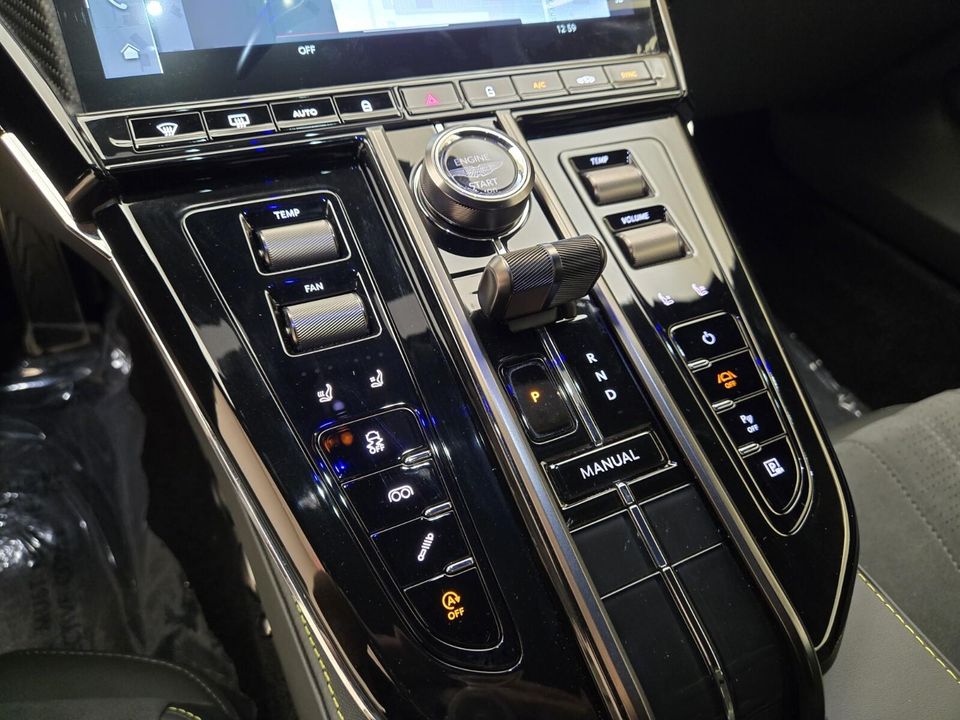 2025 Aston Martin Vantage