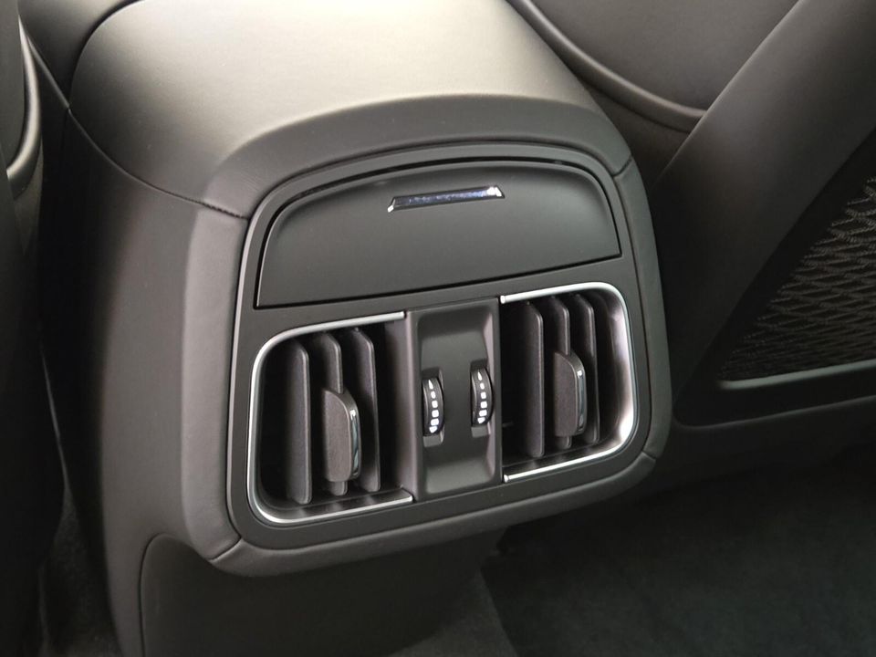 2024 Maserati Levante