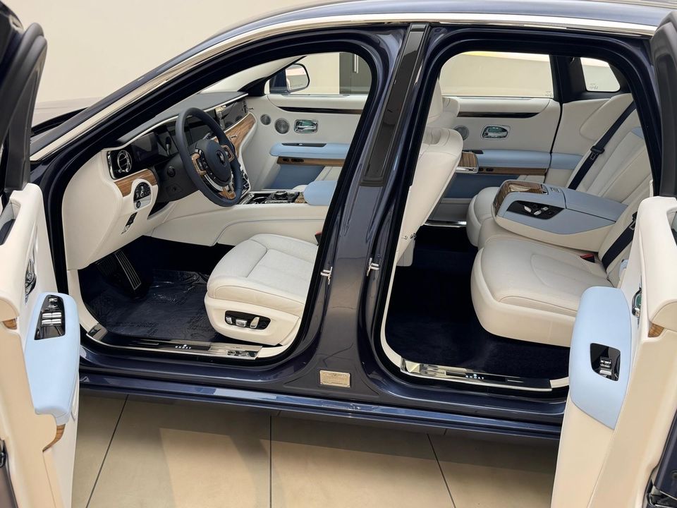 2025 Rolls-Royce Ghost