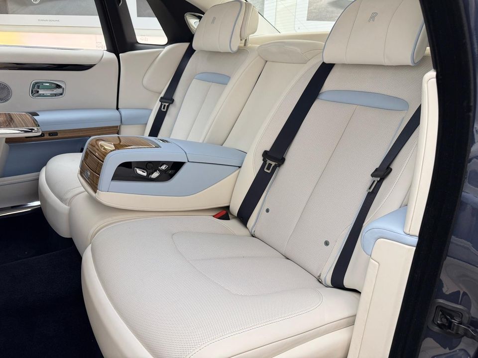 2025 Rolls-Royce Ghost