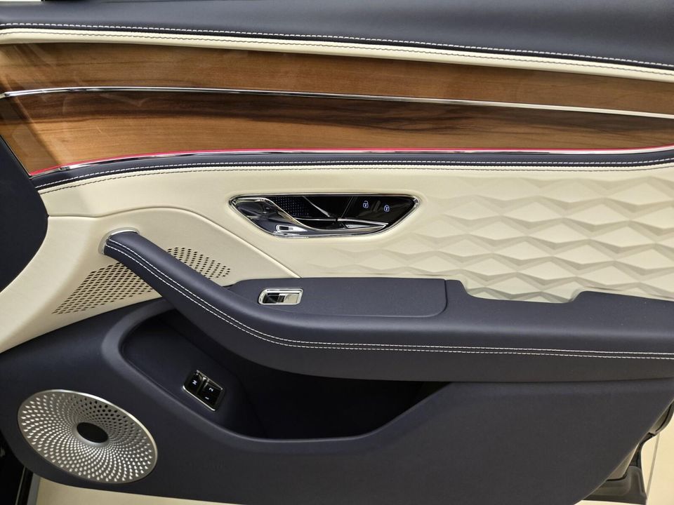 2025 Bentley Flying Spur