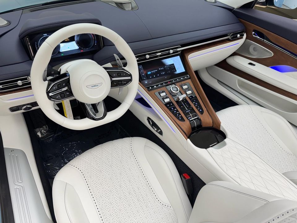 2025 Aston Martin DB12