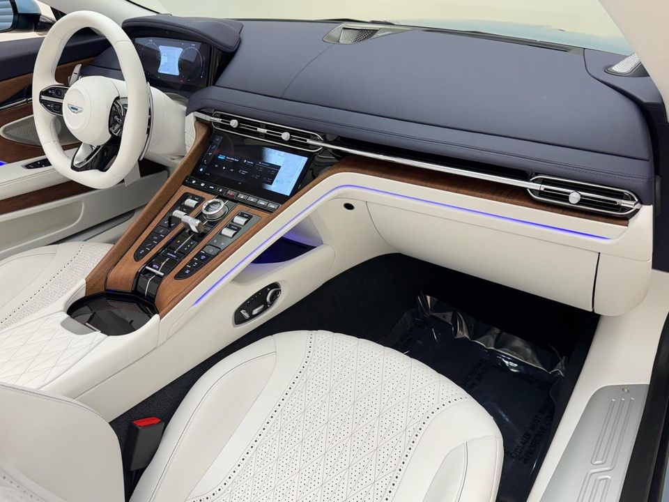 2025 Aston Martin DB12