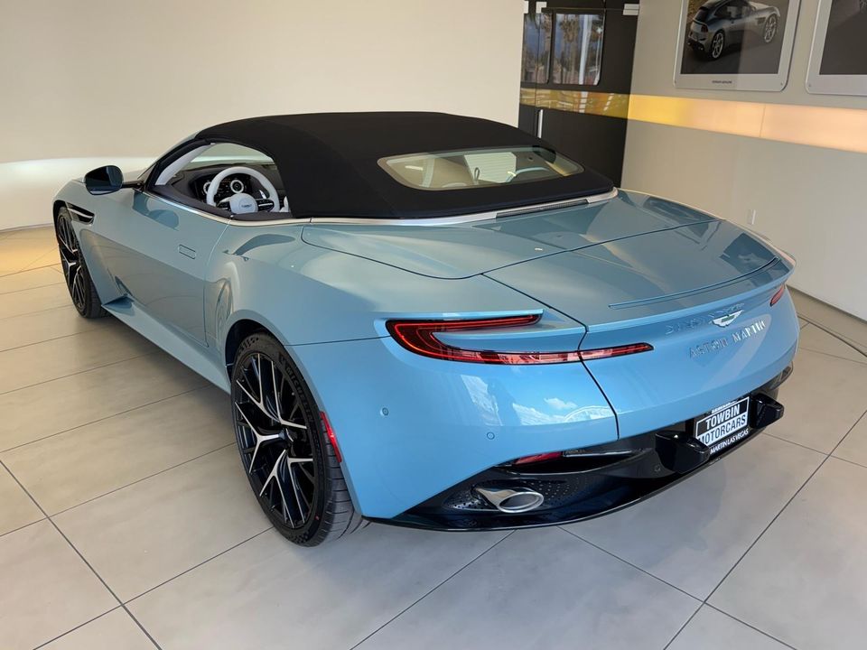 2025 Aston Martin DB12