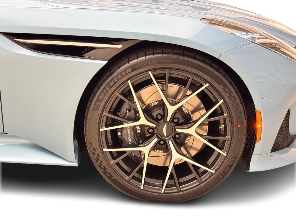 2025 Aston Martin DB12