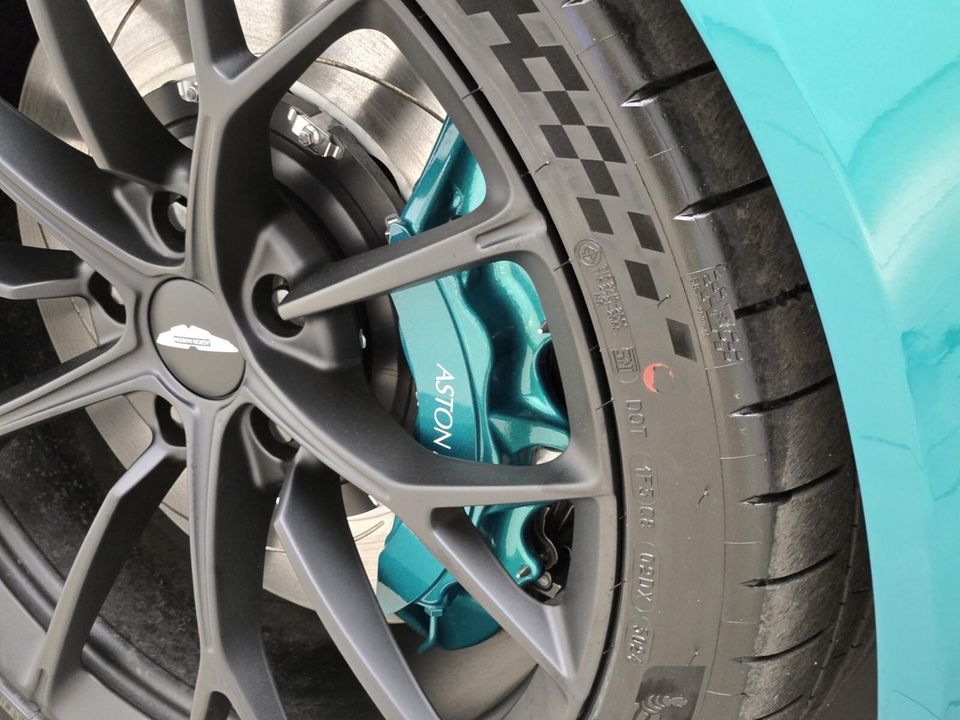 2025 Aston Martin Vantage