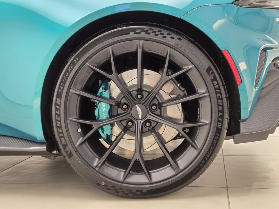 2025 Aston Martin Vantage