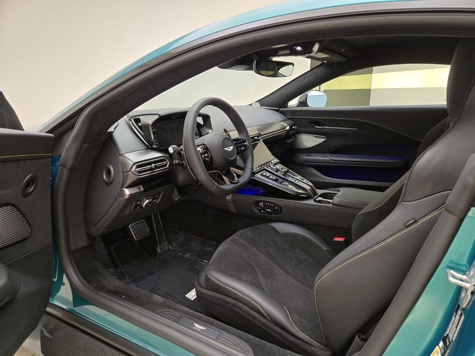 2025 Aston Martin Vantage