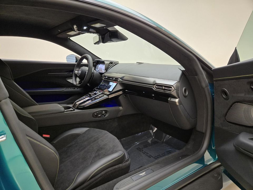 2025 Aston Martin Vantage