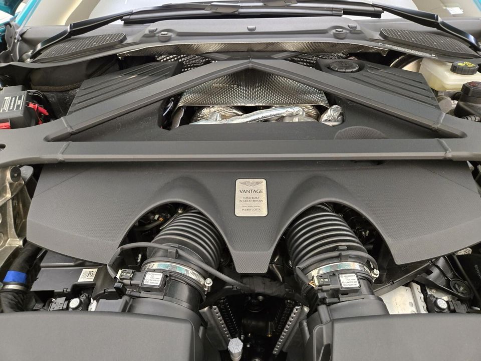 2025 Aston Martin Vantage