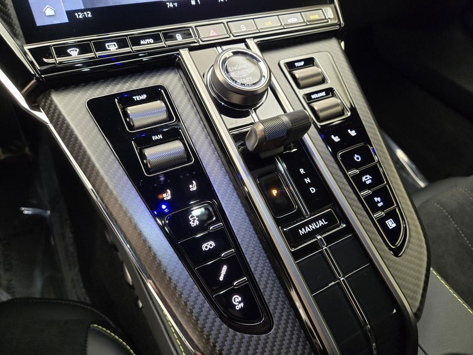 2025 Aston Martin Vantage