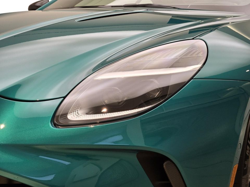 2025 Aston Martin Vantage
