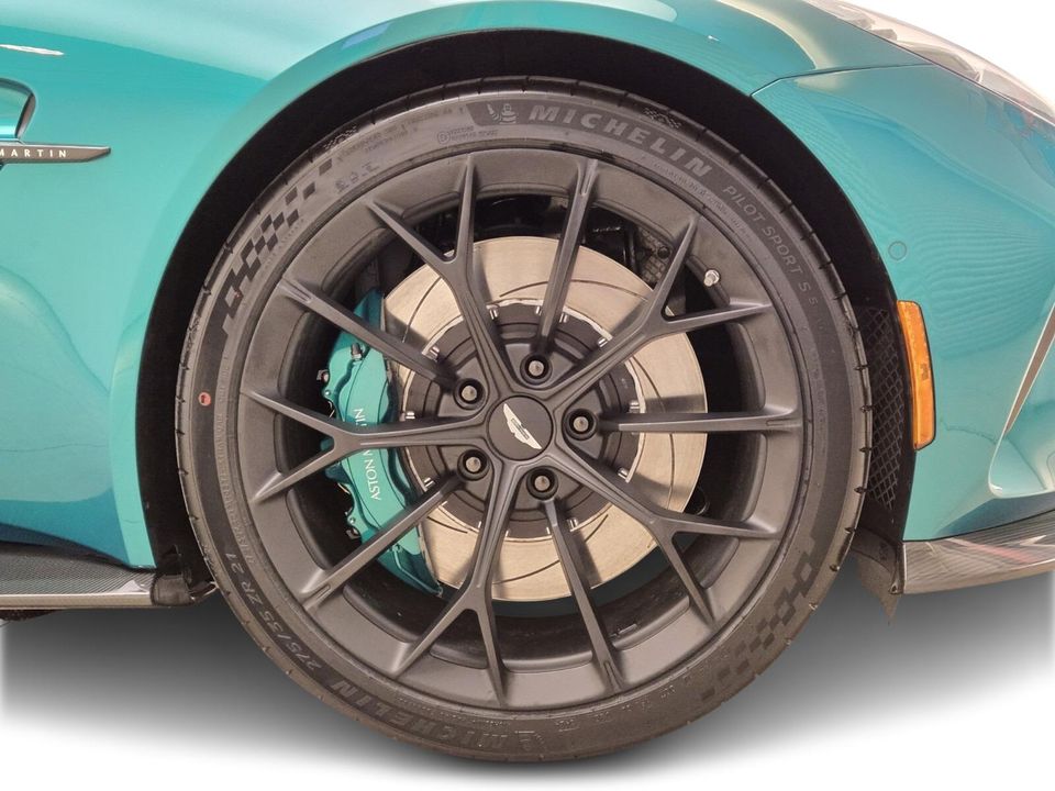 2025 Aston Martin Vantage