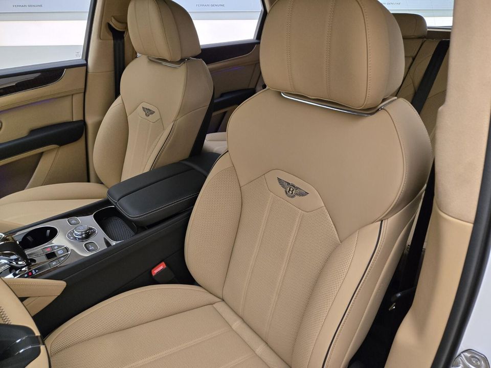 2025 Bentley Bentayga