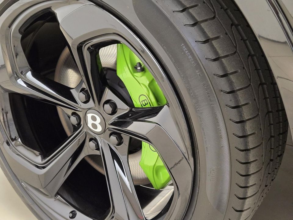 2025 Bentley Bentayga