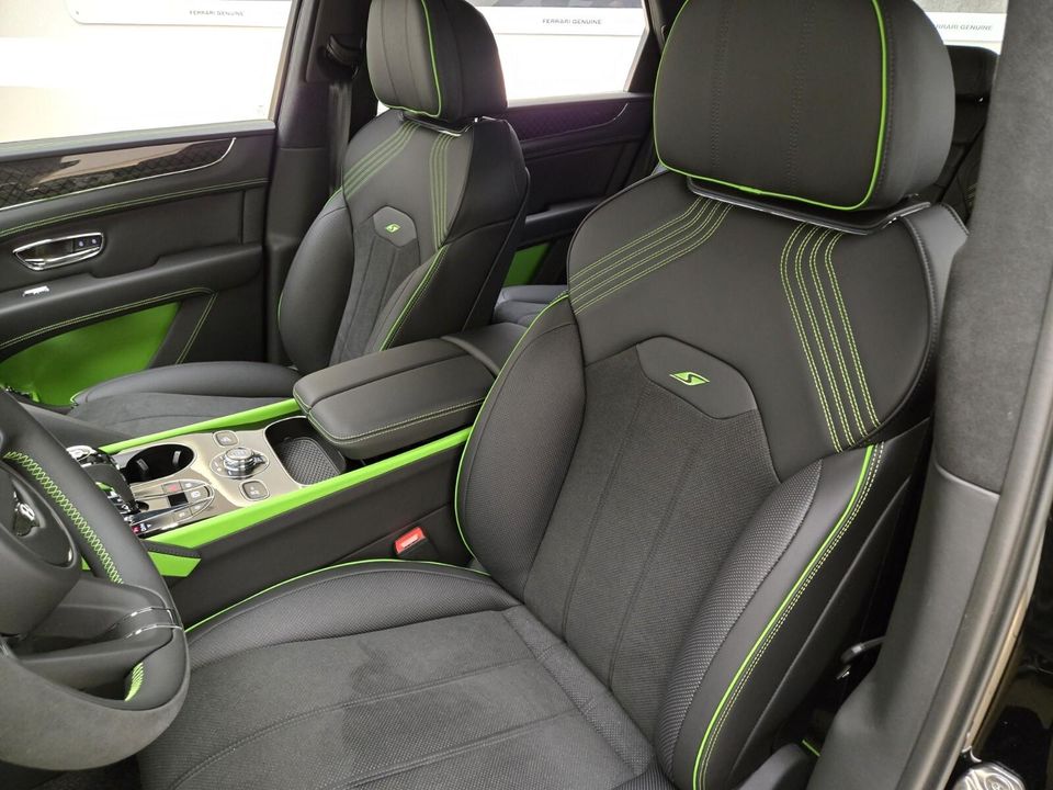 2025 Bentley Bentayga