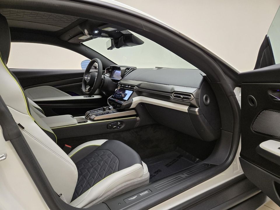 2025 Aston Martin Vanquish