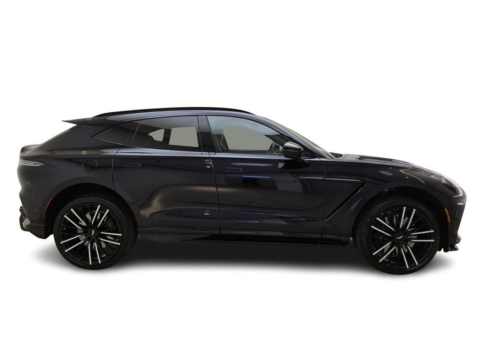2025 Aston Martin DBX