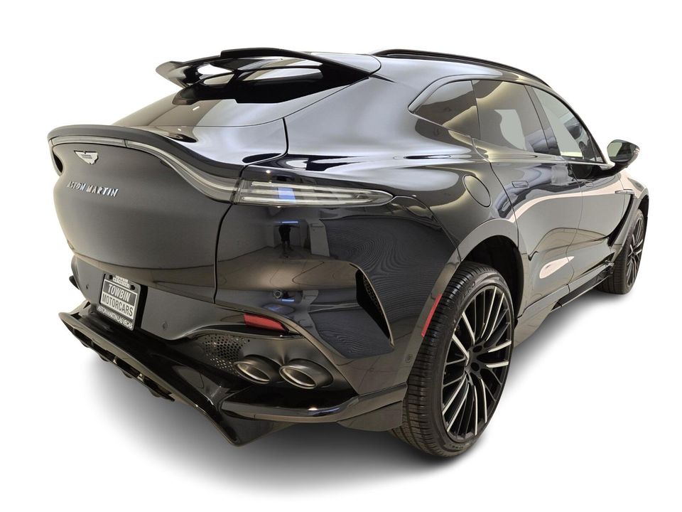 2025 Aston Martin DBX