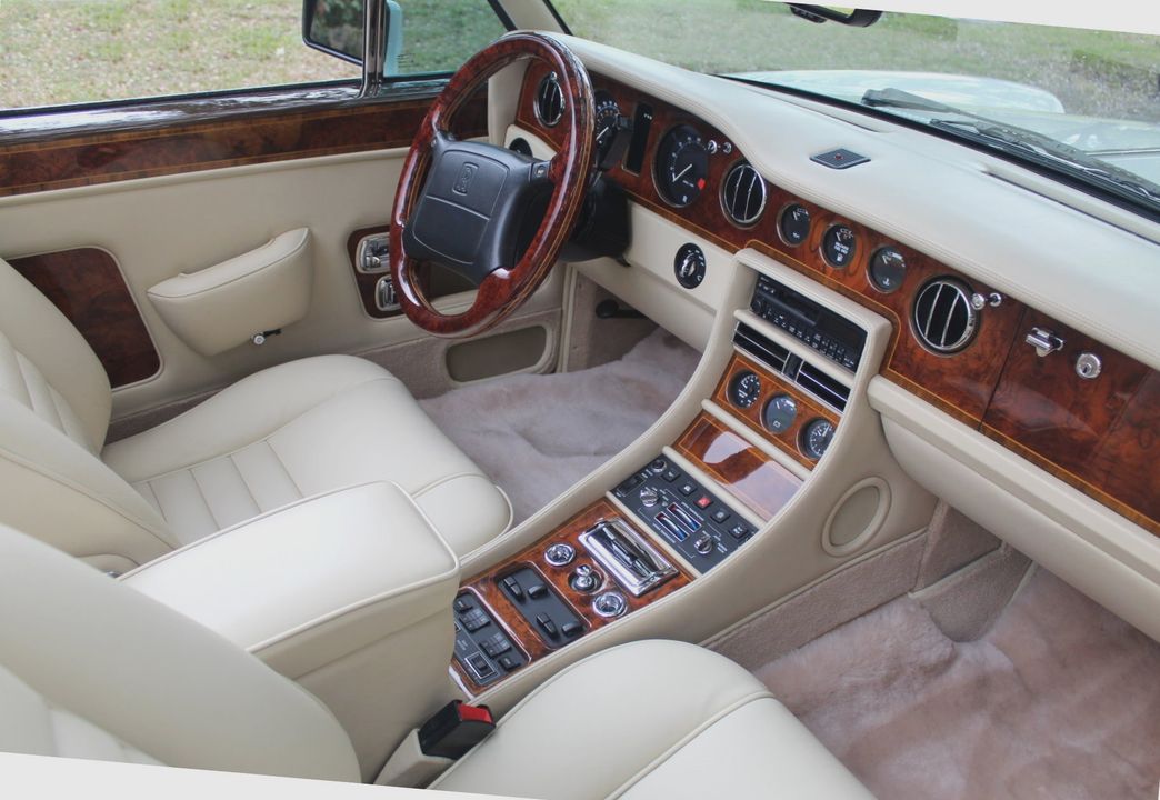 1993 Rolls-Royce Corniche IV