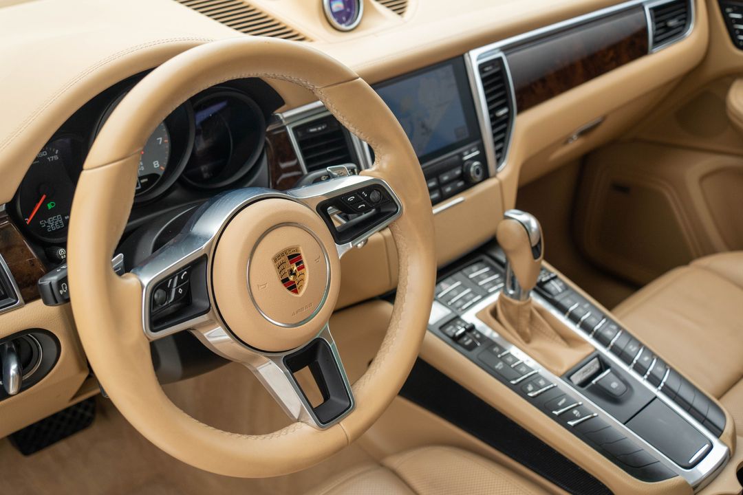 2017 Porsche Macan
