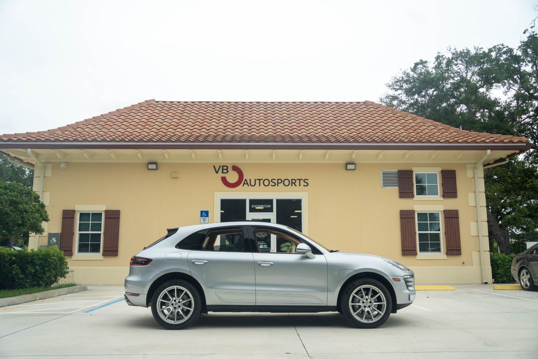 2017 Porsche Macan