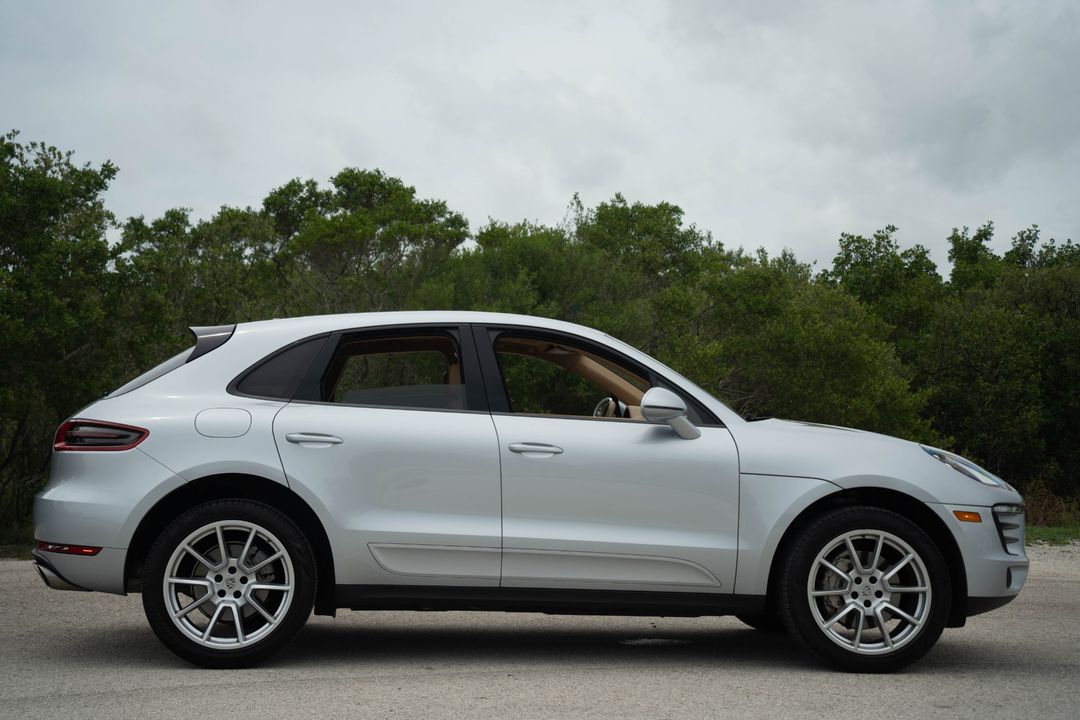 2017 Porsche Macan