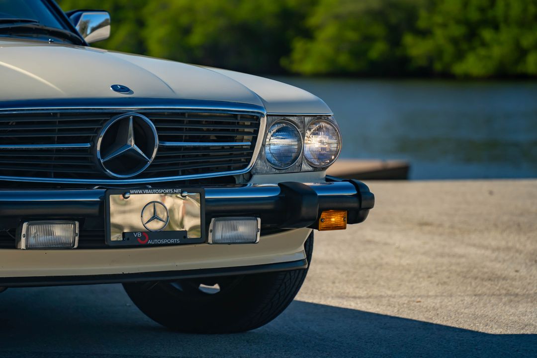 1987 Mercedes-Benz 560-Class