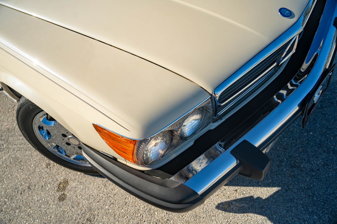 1987 Mercedes-Benz 560-Class
